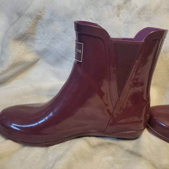 London Fog Women's Burgundy Rain Boots - Picture 5 of 9